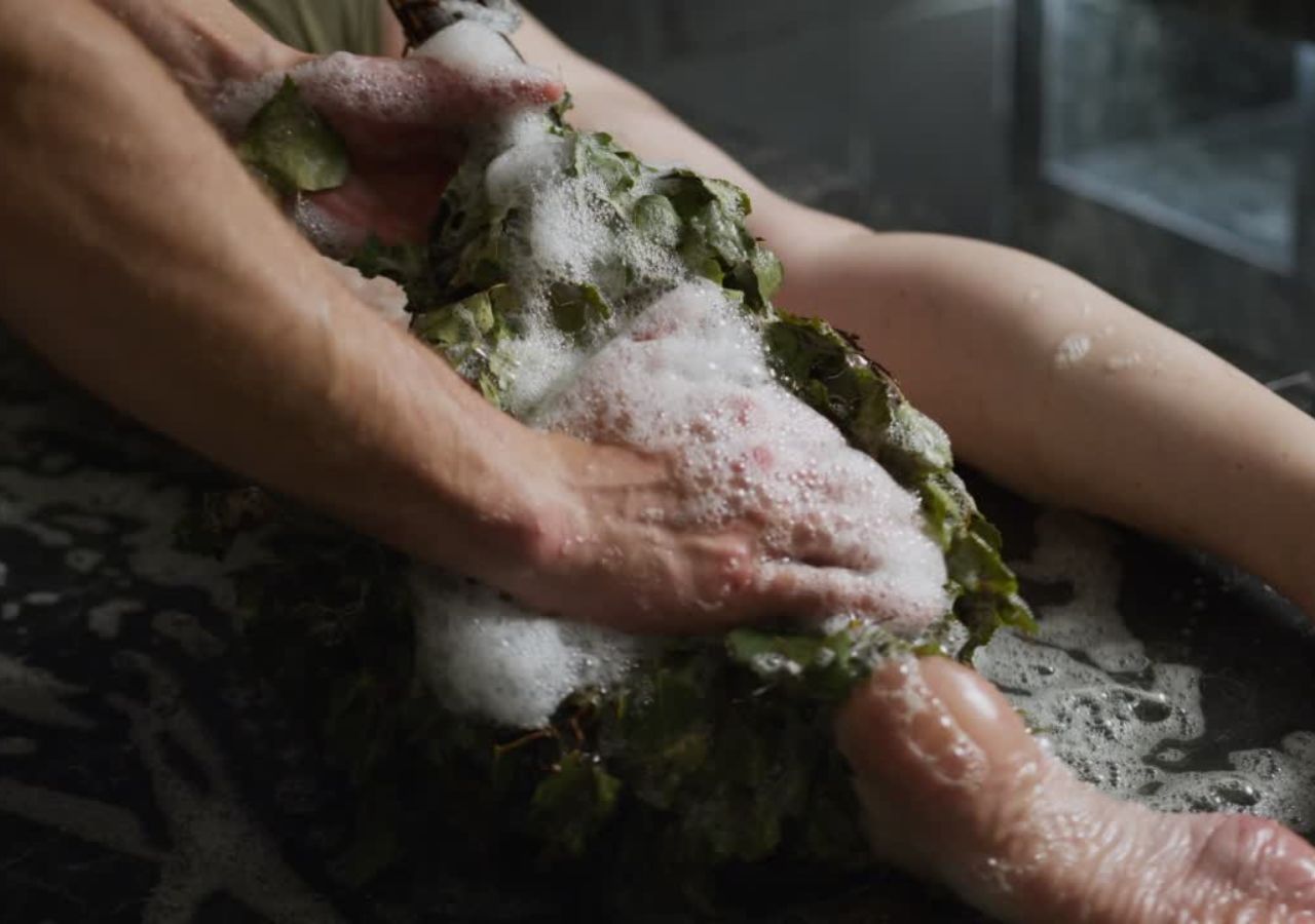 Metličky a další prvky saunových rituálů